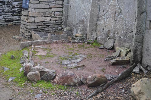 midhowe broch - inside